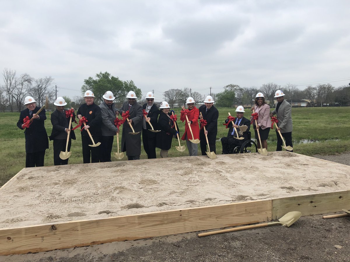 SMSDMiddle's tweet image. We are so excited to break ground on the new middle school! #committedtoSMSD