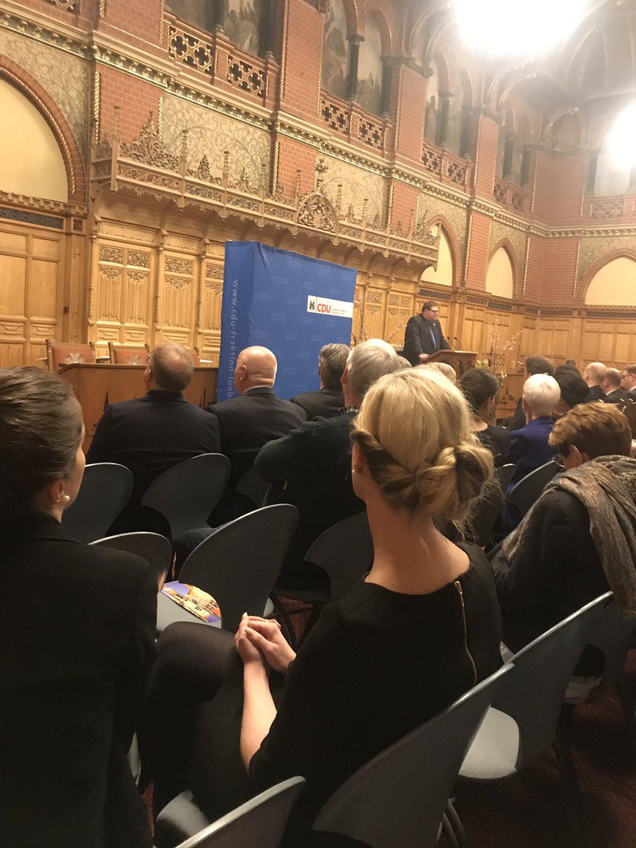 Die Wirtschaftsjunioren repräsentieren unpolitisch die junge Wirtschaft beim Neujahrsempfang der CDU.