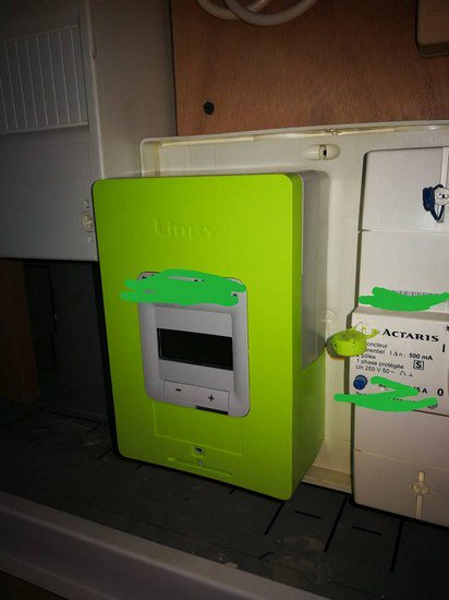 FREQUENCENAUTIQ's tweet photo. #Electricité : Les compteurs "#Lynky" arrivent sur #LaCiotat. Ces petits boîtiers verts comptent des farouches opposants qui ne veulent pas entendre parler de ces compteurs "intelligents" 👉 https://t.co/65tu5tzYaA https://t.co/wXh6XlZQaP