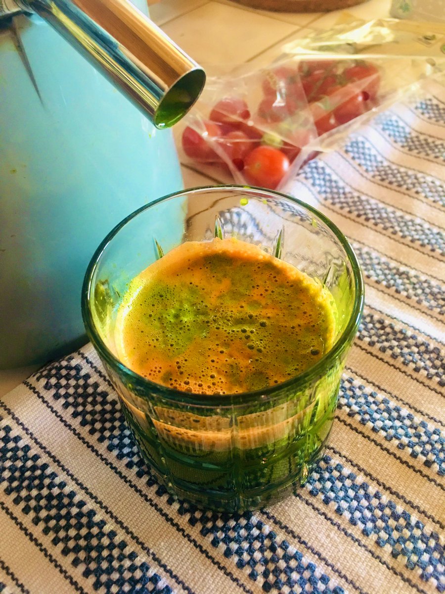 1 Serving Equals:

1/2 Apple
2 Carrots
1 cup Baby Chard
1 cup Baby Kale
1 cup Baby Spinach

#Salud ❤️🙏 #Organic #NonGMO #LiveFood