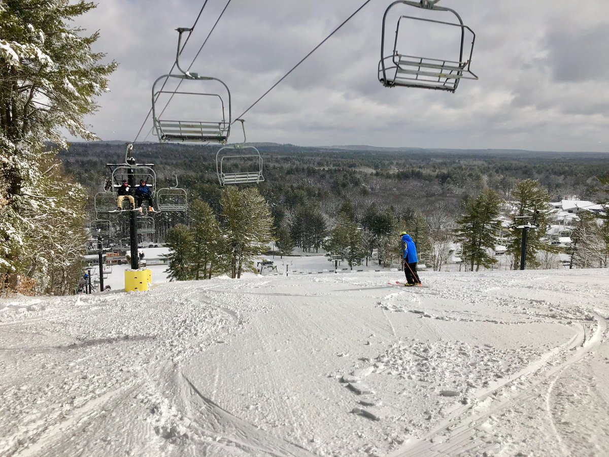 Fletch247's tweet photo. Snow Day! Snow Excuses! @skinashoba @TerryWBZ @DanielleWBZ4 @ericfisher @BarryWBZ https://t.co/zQw3lfdnga