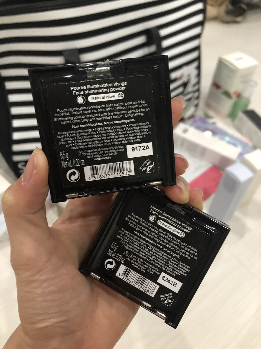 joyjeeloveberry's tweet photo. ไฮไลท์ของ Sephora นี่ใช้ตลับบนอยู่ เลยเอามาเทียบให้ดู ปริมาณเยอะมาก ราคาค่อนข้างแรง ถ้าจำไม่ผิดซื้อมา 780 บ. สีใหม่ที่ได้มาโทนชมพูมุกๆ ปัดแล้วน่าจะสวยแซ่บอยู่ 🌸 เนื้อมันจะวาวๆ แบบหนังปลาทู ไม่ดูกลิตเตอร์ฮะ ชอบๆ
#sephorathspring19 #mysephorath https://t.co/UIwZVqlOro