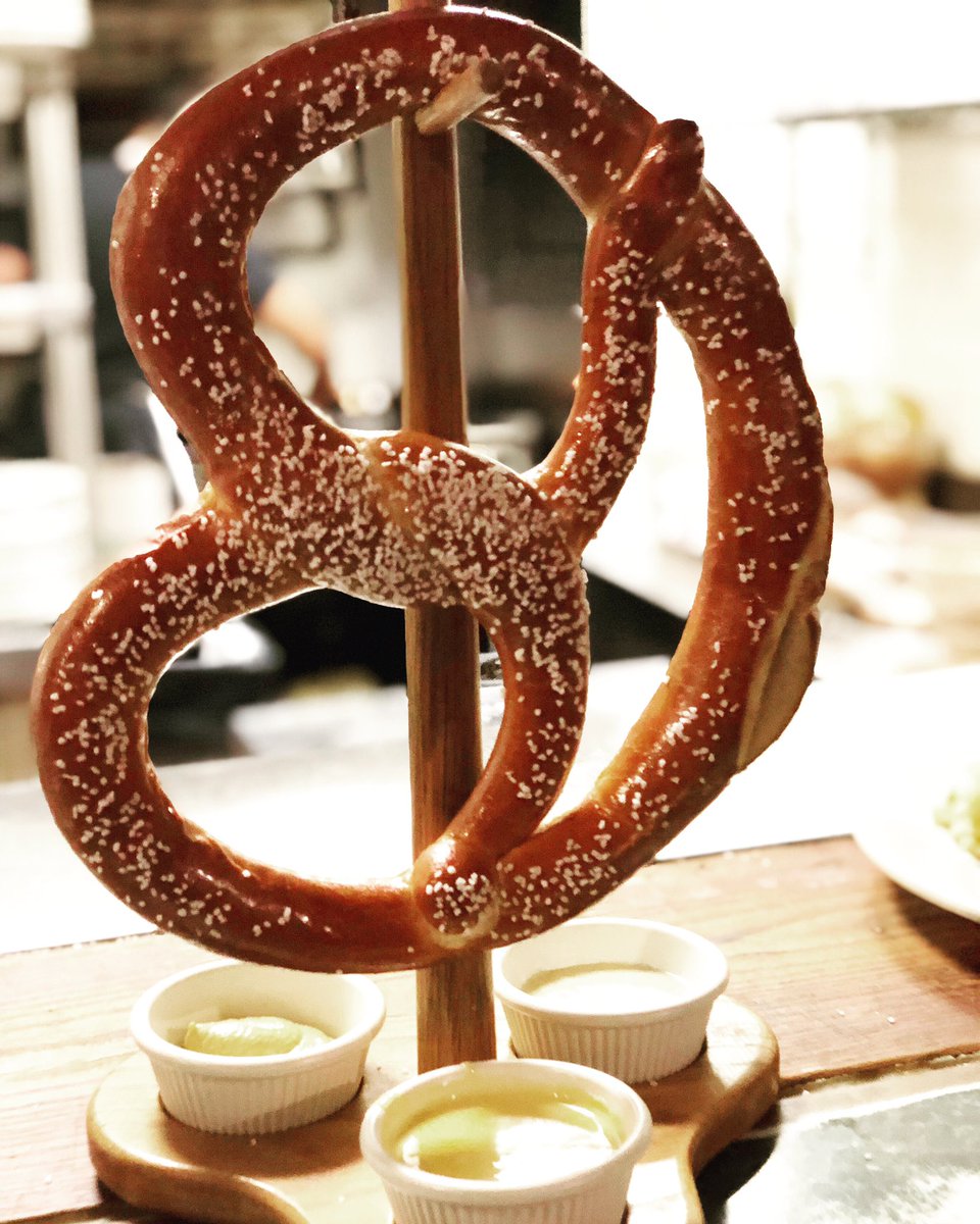 blackforestbrew's tweet photo. Nothing better than a hot, fresh Gigantisch Pretzel on a snowy Monday 🥨❄️🍻 
#giantpretzel #longislandfoodies #brewery #longislandeats #longislandbrewery https://t.co/OfbP4ZzWDh