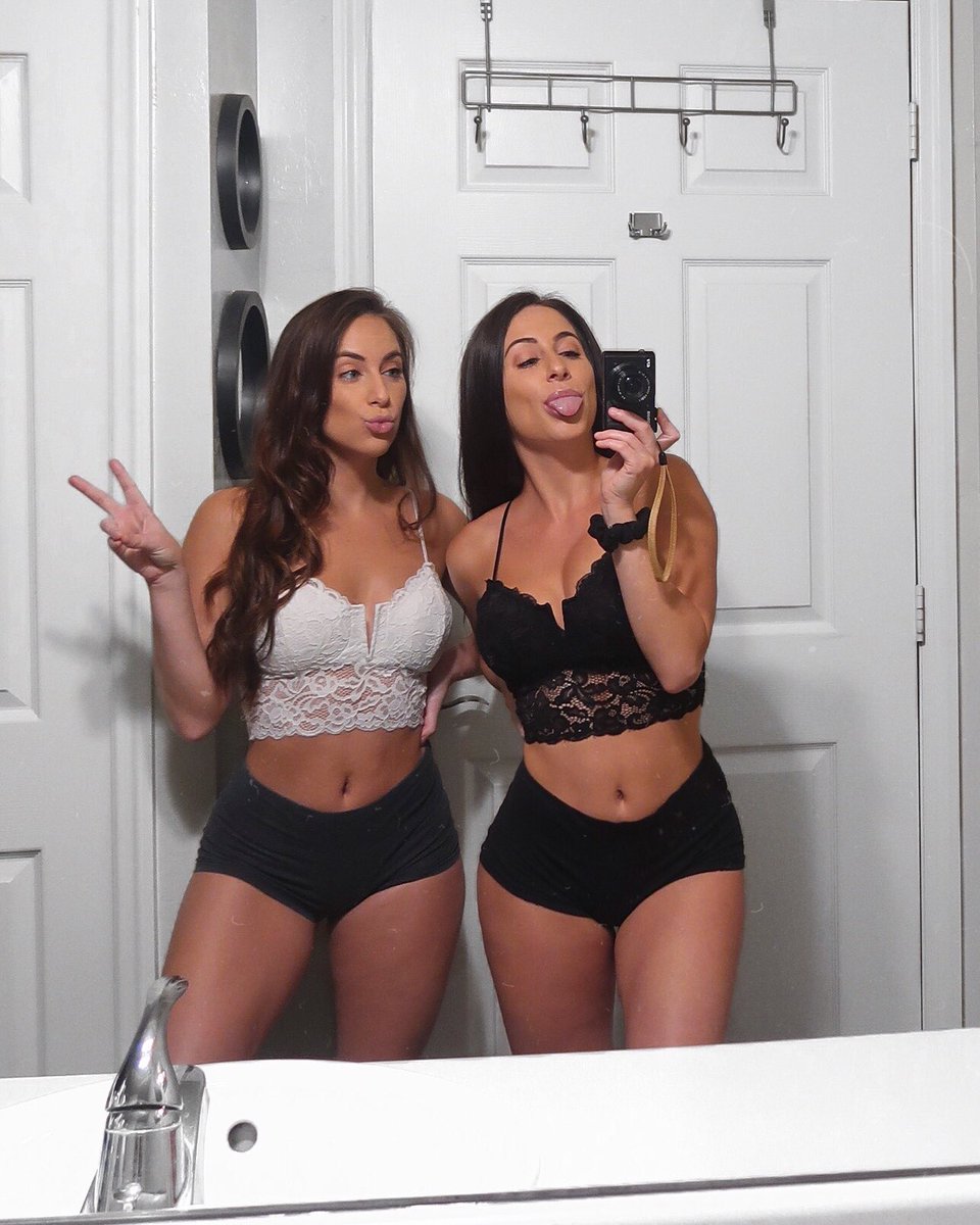 danielleinzano's tweet photo. mary kate and ashley https://t.co/5h5fctgGzB