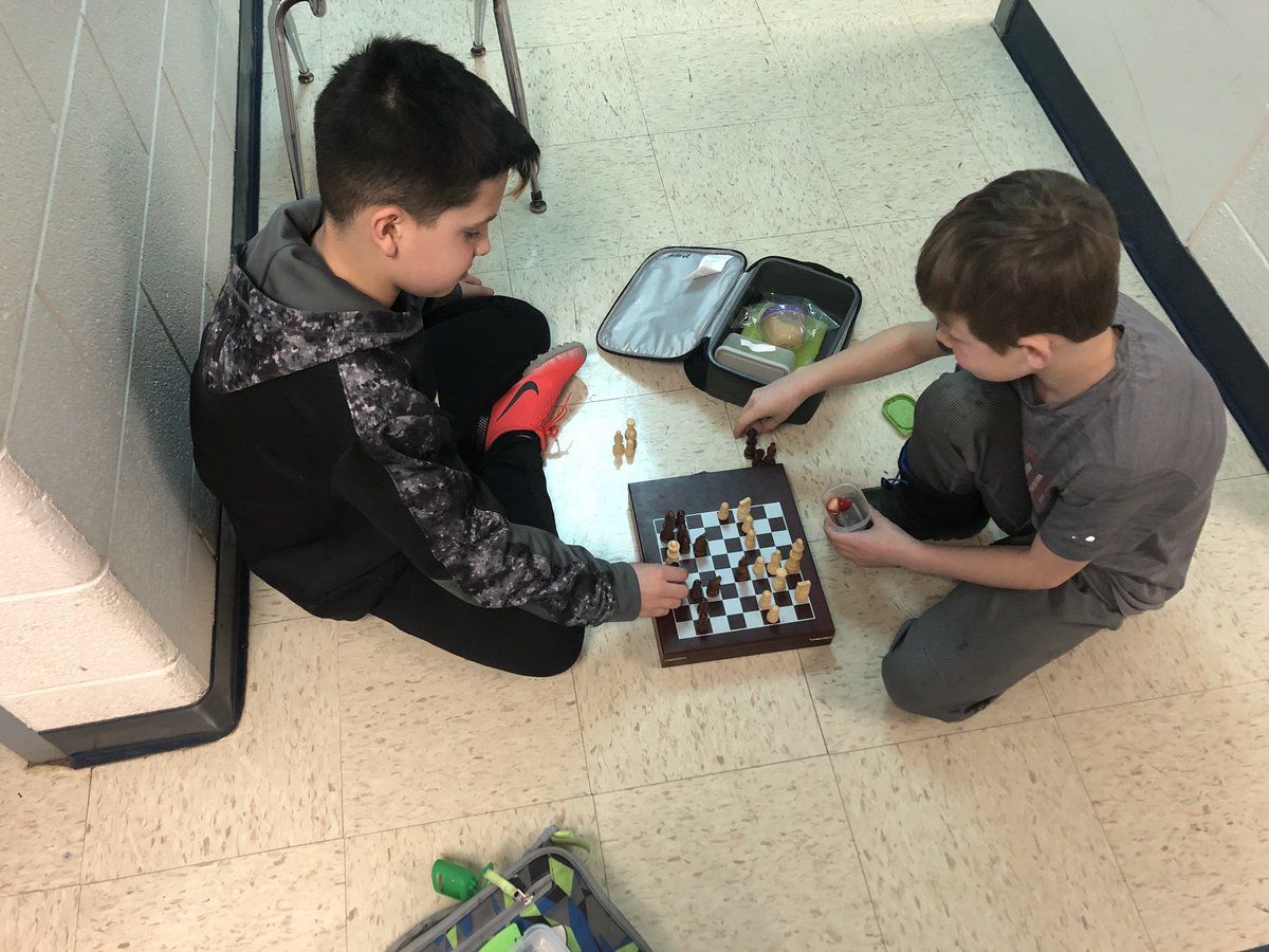 mrgarazin's tweet photo. March Madness has officially arrived.  Round 2 of the Chess Club Tournament! #WeAre44 https://t.co/Xe1e6x9eWn