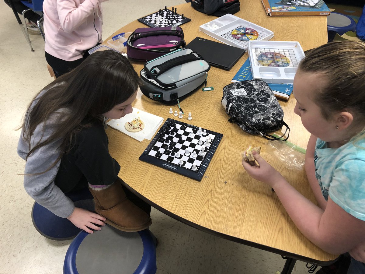 mrgarazin's tweet photo. March Madness has officially arrived.  Round 2 of the Chess Club Tournament! #WeAre44 https://t.co/Xe1e6x9eWn