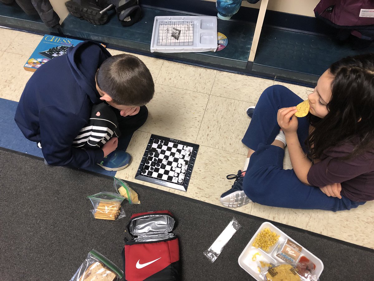 mrgarazin's tweet photo. March Madness has officially arrived.  Round 2 of the Chess Club Tournament! #WeAre44 https://t.co/Xe1e6x9eWn