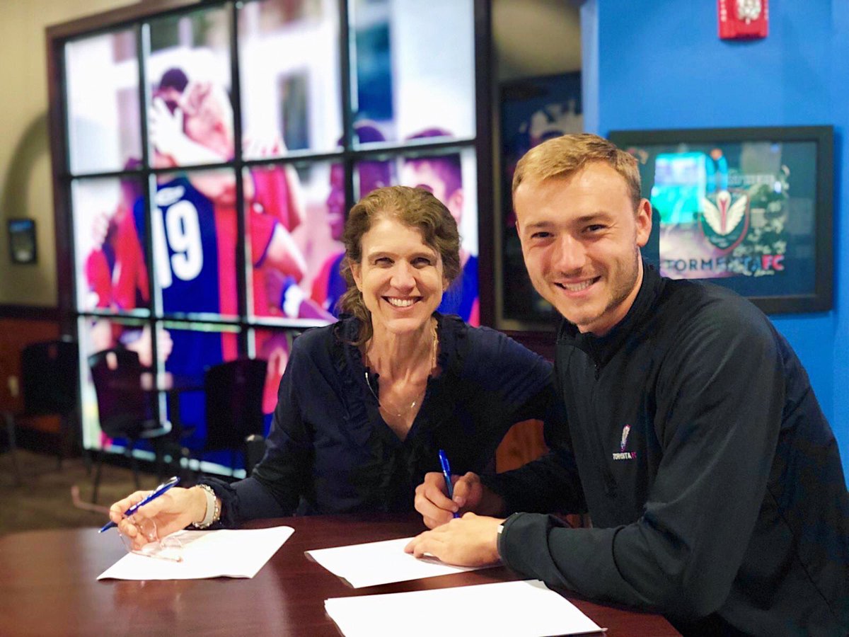 TexansSoccer's tweet photo. Another oneπ
@TexansSoccer alum Daltyn Knutson signs pro contract with @Tormenta_FC after huge season with @ucamenssoccer π₯
And on his 22nd birthday - not a bad way to celebrate π
#TexansAlumni #ProvenPlayerDevelopment https://t.co/fjWkQP6POR
