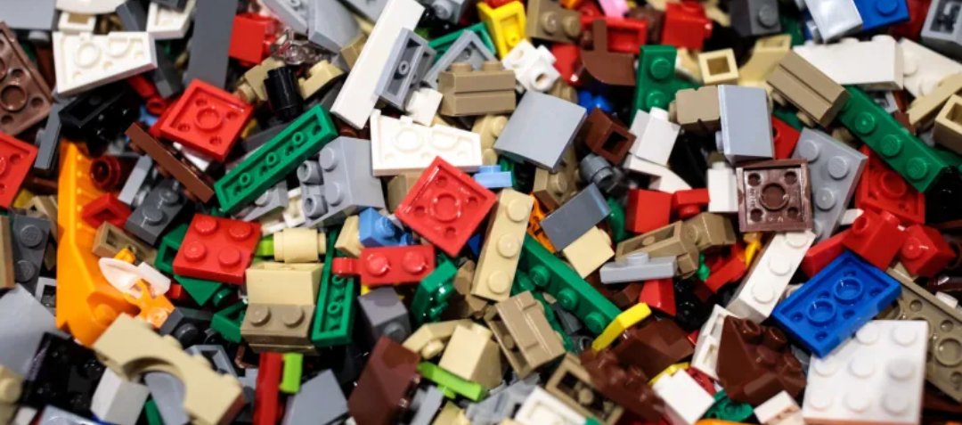 kmacbeth6's tweet photo. I am in the process of building and designing PBL tech units for our tremendous Ss but I have a real need for more Legos. If anyone has old Legos lying around, my Ss and I would benefit greatly from your donation! #whmssenators #chatcsd @CSDSenators @dunford_paul @shepishere https://t.co/jaTSXX8etA