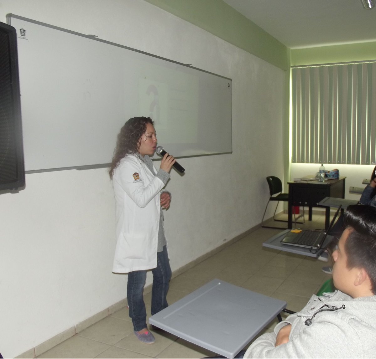 146Epo's tweet photo. En la Preparatoria Oficial núm. 146 se realizó la conferencia "Prevención de adicciones" impartida por la doctora Briseira Castillo Rojo, responsable de CAPA METEPEC dirigida a los estudiantes de este plantel. #EscuelasFuertes @alfredodelmazo @alexfedezcam @israeljeronimol https://t.co/WXGSAj4wXX