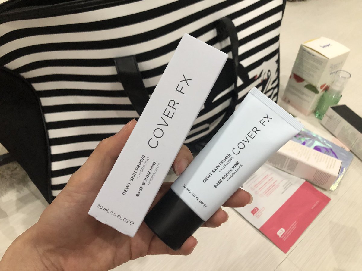 joyjeeloveberry's tweet photo. Cover FX มีไพรเมอร์ออกมาใหม่ จอยได้สูตร Dewy มา ทาแล้วจะช่วยให้ผิวได้ลุคฉ่ำวาวเกาหลี เมคอัพติดทน เพิ่มความชุ่มชื้นให้ผิว สาวๆ ที่มีผิวแห้งน่าจะปลื้มตัวนี้
#sephorathspring19 #mysephorath https://t.co/qnBCPv79A7
