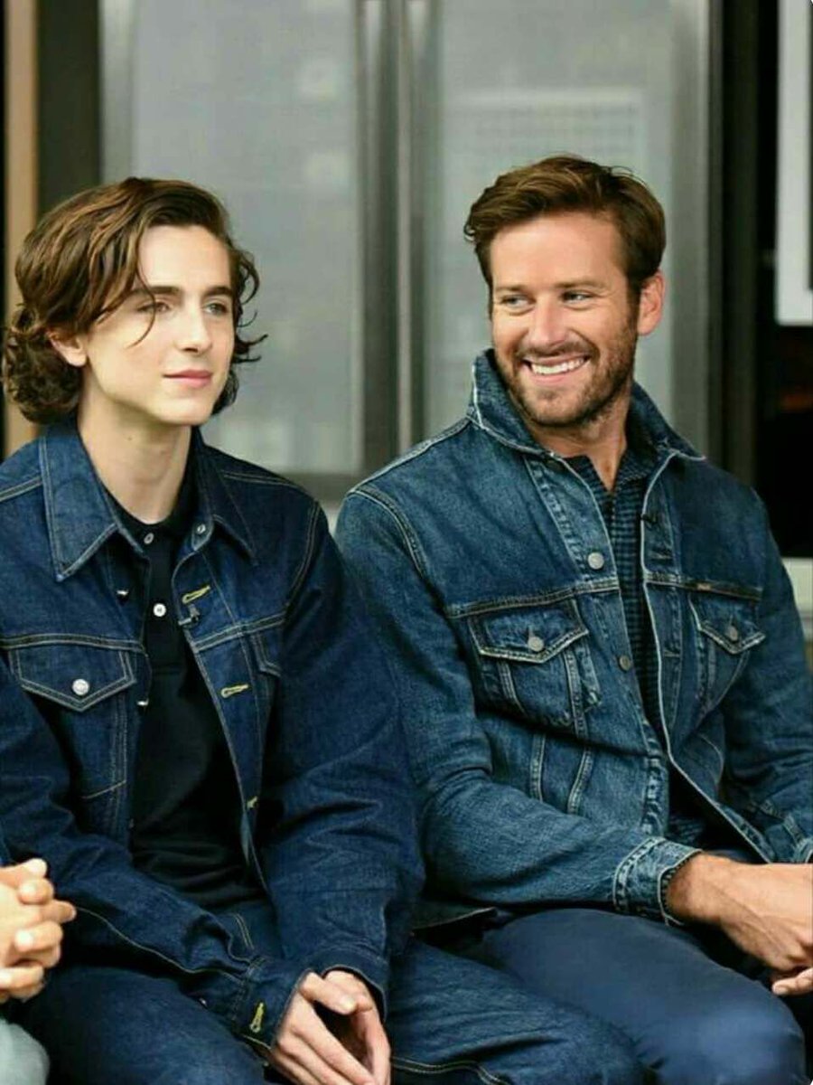 hardcorehangout's tweet photo. @RealChalamet has chemistry with everybody. Naturally very tactile. He listens attentively so looks like he's in love with everything and everyone. #netflixtheking #littlewomen2019 #dunemovie #thefrenchdispatch #timotheechalamet #armiehammer #callmebyyournamesequel #cmbyn https://t.co/kqEcOgFX7n