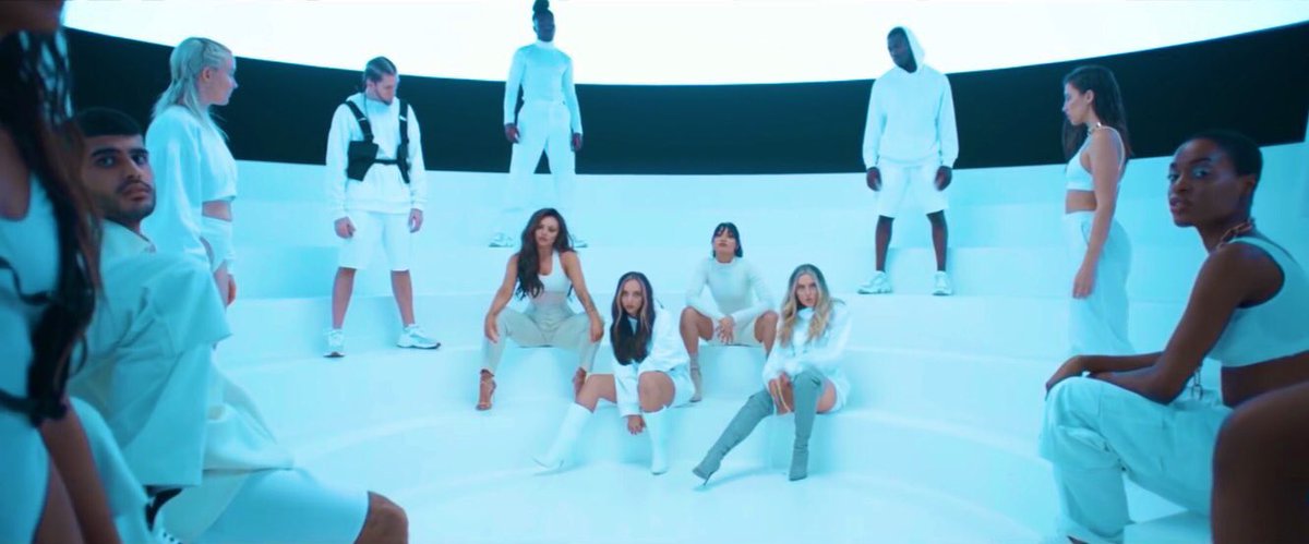 jadesnayeon's tweet photo. @LittleMix @Mixers_Army The OT4 partπ€ #ThinkAboutUsVideo https://t.co/TSXXZm94xI