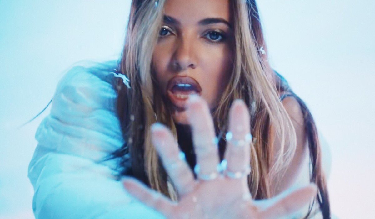 jadesnayeon's tweet photo. @LittleMix @Mixers_Army Every single partπ₯° #ThinkAboutUsVideo https://t.co/698DWguSVl
