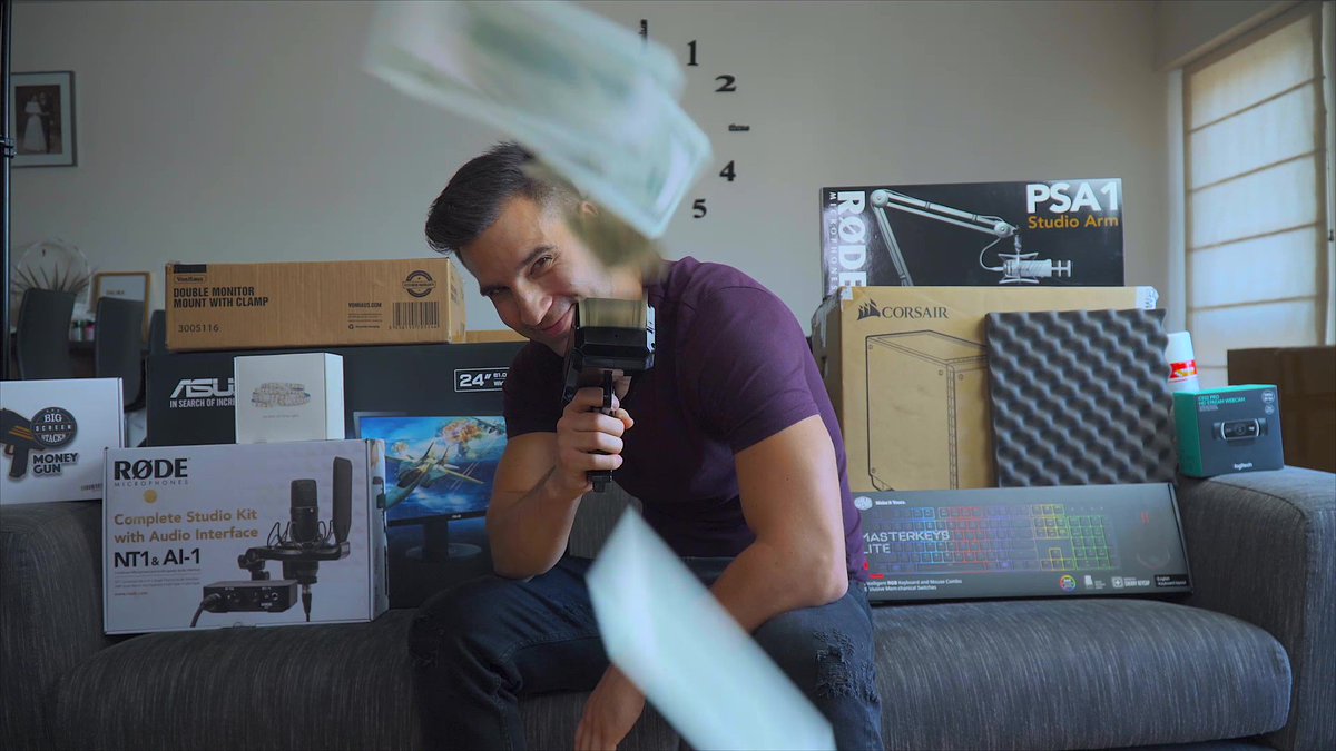 everybody needs a money gun!!!👨‍🍳👩‍🎓👨‍🔬👩‍✈️🎅🕴️‍♀️🧙‍♂️🧝‍♀️🧝‍♂️🧚‍♀️🧞‍♀️🧟‍♂️🧟‍♀️🧜‍♂️