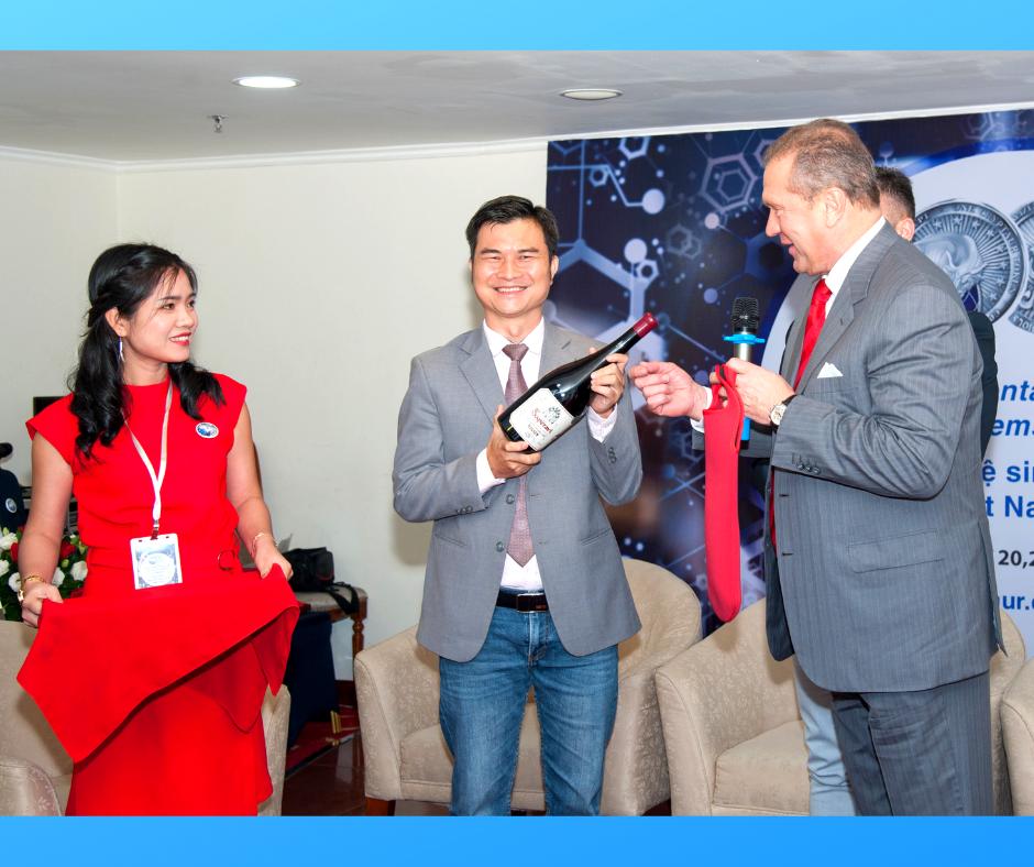 cryptaur_fr's tweet photo. Visite de Dmitry Buriak au Vietnam: construction de l'écosystème de #Cryptaur
Dans cette parution, nous vous expliquons les détails de la conférence consacrée à la création d’un écosystème basé sur le #CPT au Vietnam ... https://t.co/s9UA7MgL38

#DmitryBuriak https://t.co/xuAFlSF7eB