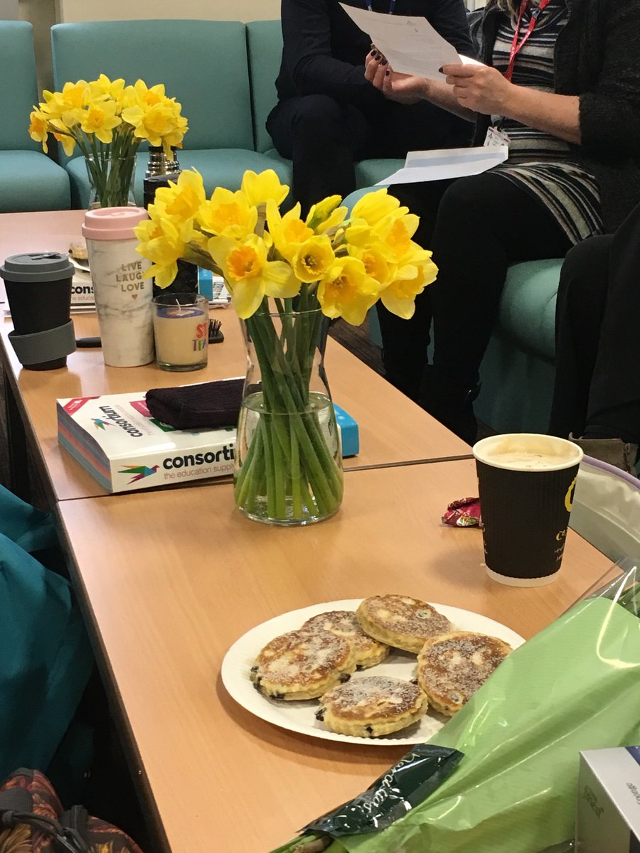 BVSCymraeg's tweet photo. 🏴󠁧󠁢󠁷󠁬󠁳󠁿🏴󠁧󠁢󠁷󠁬󠁳󠁿🌼 Dyma rhai o’r staff yn mwynhau dathlu Dydd Gŵyl Dewi Sant gydag ychydig o Pice ar y maen heddiw amser egwyl ac amser cinio, hyfryd! - Here are some of the staff enjoying celebrating Saint David’s Day with a few Welsh Cakes today at break and lunch time, lovely! 🌼🏴󠁧󠁢󠁷󠁬󠁳󠁿🏴󠁧󠁢󠁷󠁬󠁳󠁿 https://t.co/F3nyp0Yc8x