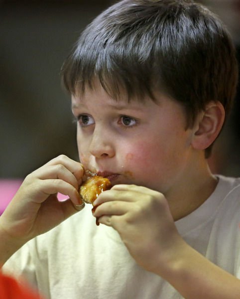 SquareDealSD's tweet image. Club Eden in #EdenSD has some finger-lickin' good #wings. Ever wonder how many they serve in one night, and what the record-number of wings is? We've got the breakdown in this week's @SquareDealSD!