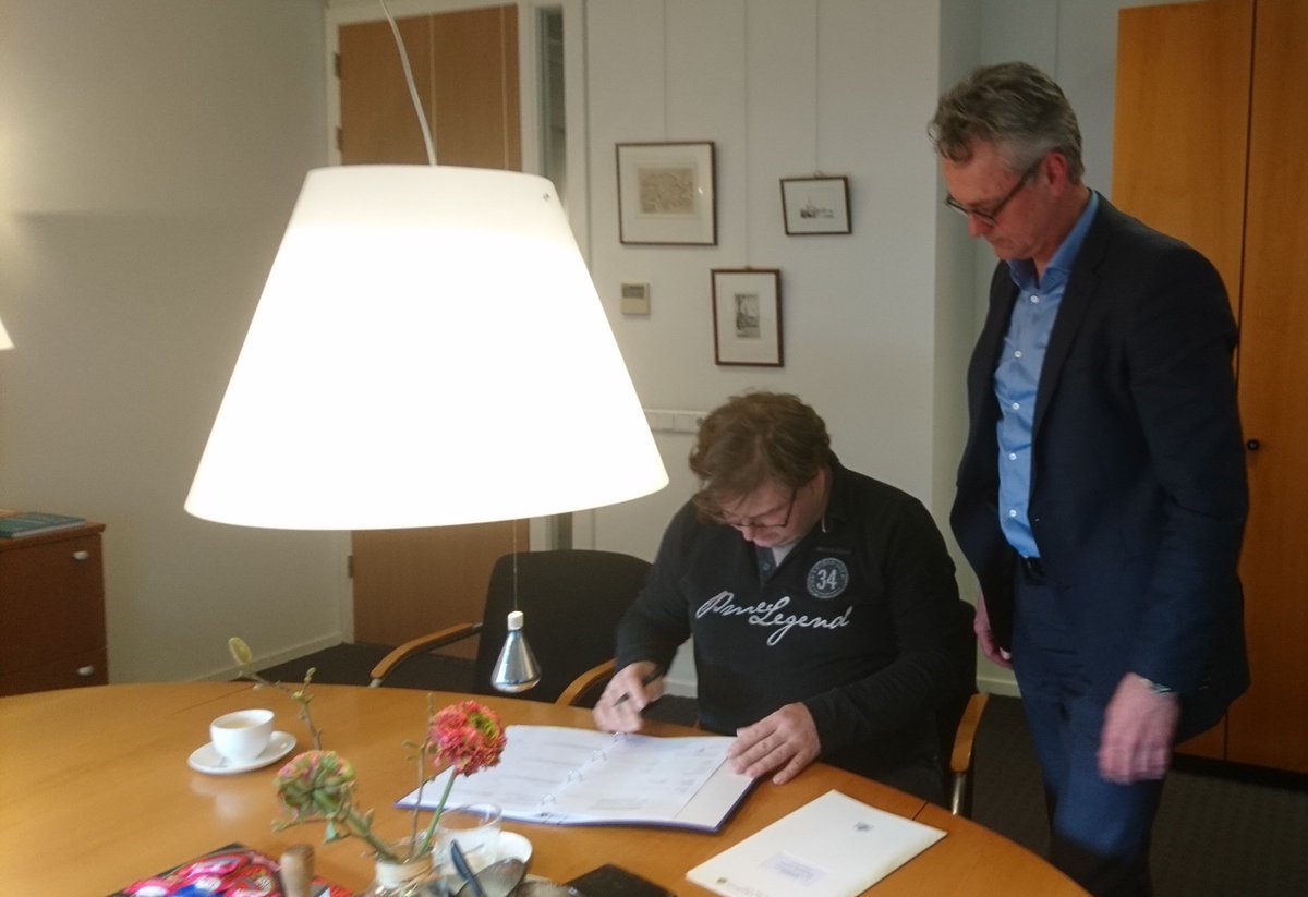 3axisRD's tweet photo. We hebben vandaag de volgende stap kunnen zetten!  
Vanmiddag zijn bij de notaris alle akten getekend. Hiermee is 3axis R&amp;D een BV geworden. 

We gaan vanaf nu verder vanaf een eigen locatie waar innen niet al te lange tijd verwachten de nieuw bestelde machines verwacht worden. https://t.co/isBvyYKE5q