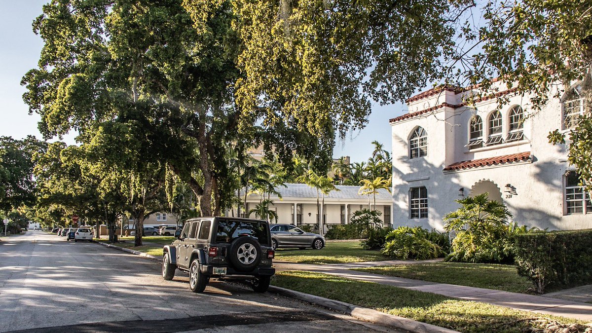 The historic garden apartments of #NorthPonce are conveniently close to #DowntownCoralGables and offer old-world charm. 
#CoralGables #GardenApartment #CityBeautiful #MediterraneanArchitecture #MissingMiddle #GentleDensity
