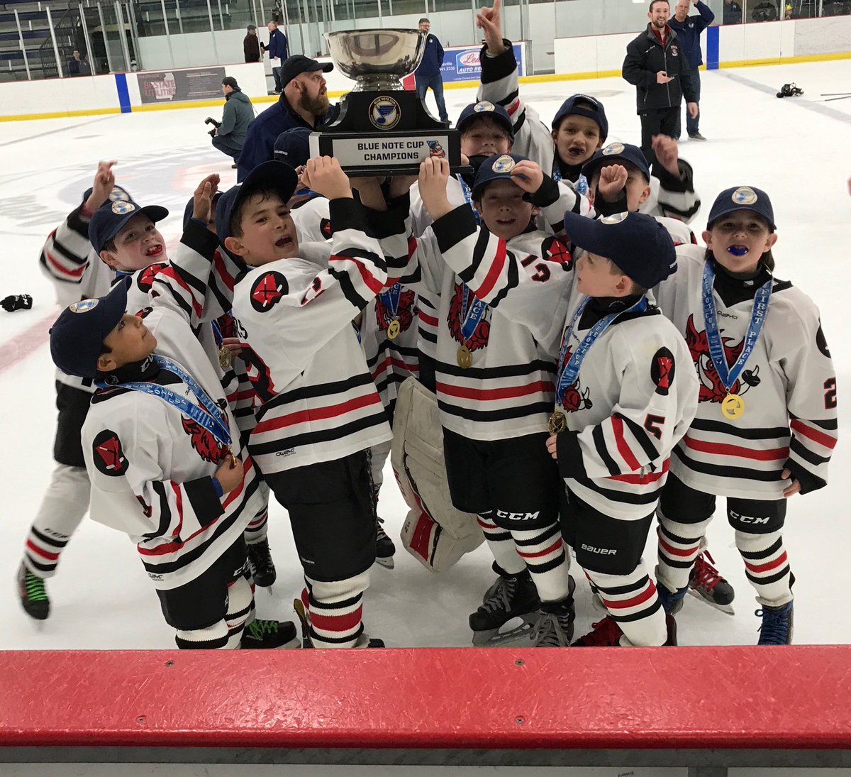 ibpitty's tweet photo. This made Monday easier! #BlueNoteCup Go #NWAIceHogs !!! https://t.co/mrLekGnum8