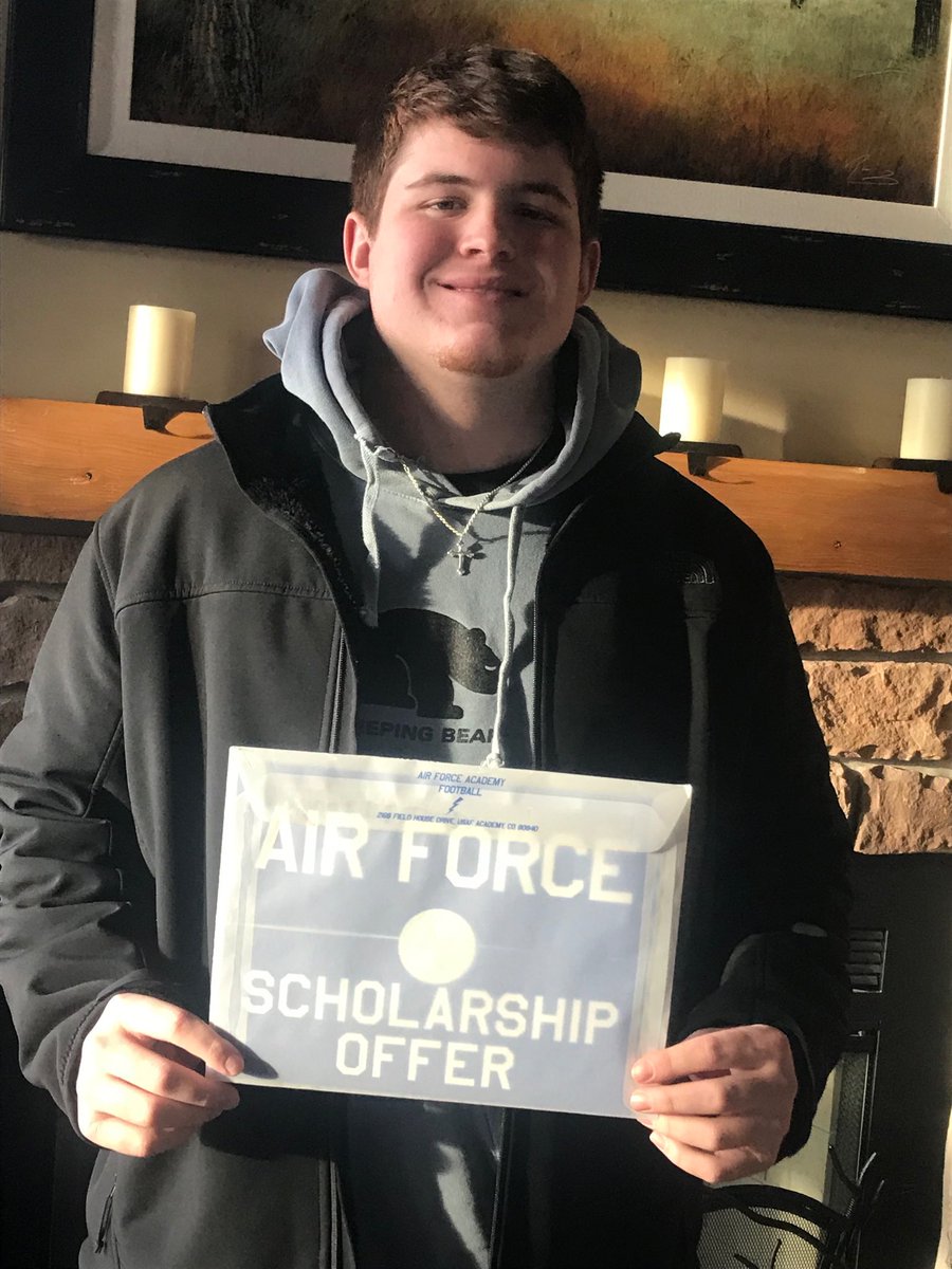vicksburgcomsch's tweet photo. Congratulations to VHS Junior Kyle Rose on receiving an offer from the Air Force Academy to play Division 1 football. Kyle is an outstanding scholar athlete and this offer is well deserved. Way to go Kyle! #VHSBulldogPride @AF_Academy https://t.co/9OzoapOZ92