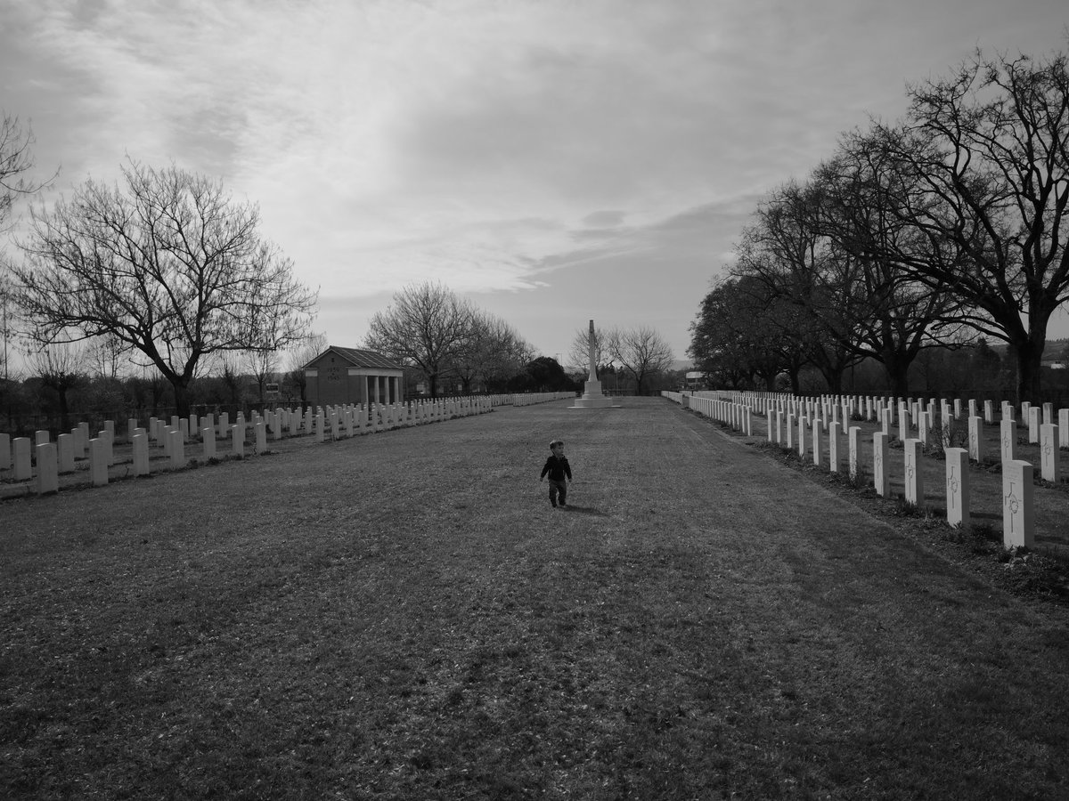 AdriForliCWGC's tweet photo. Forlì war Cemetery
Why this? 
@CWGC https://t.co/nLm34fz8vj