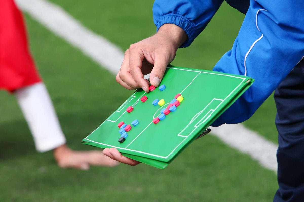FD_Sports's tweet photo. 7 tips om een betere coach te worden

Coachen geeft veel voldoening, maar kan ook frustrerend zijn. Je zult goede, maar ook slechte momenten hebben. Kinderen die luisteren, maar je ook gek kunnen maken. 

https://t.co/rslQrXT3bv https://t.co/f3CtDrTYaM