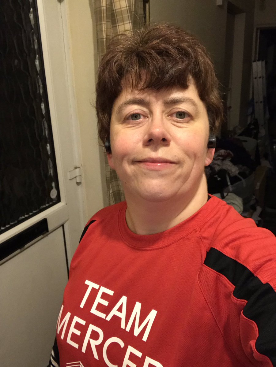 SarahJSpall's tweet photo. A very gentle run ahead of the #surreyhalf 5k next week giving #shirty 3.0 a test too. Hamstring still a bit achy ๐ but I at least will be able to hobble round but it wonโt be pretty. #merceractive #nuttyrunner #followtheshirt https://t.co/kMjbtmAuV9