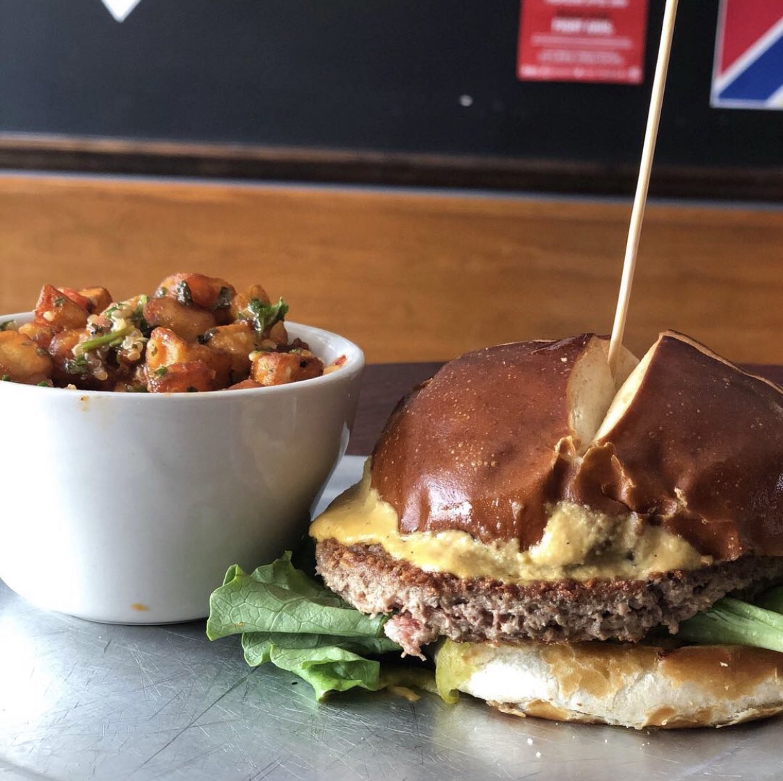 LaylaWebstrGrv's tweet photo. The Unicorn. #vegan #laylagoeswebster @ImpossibleFoods #veganburger #eatlocal https://t.co/zWfCslOoW9
