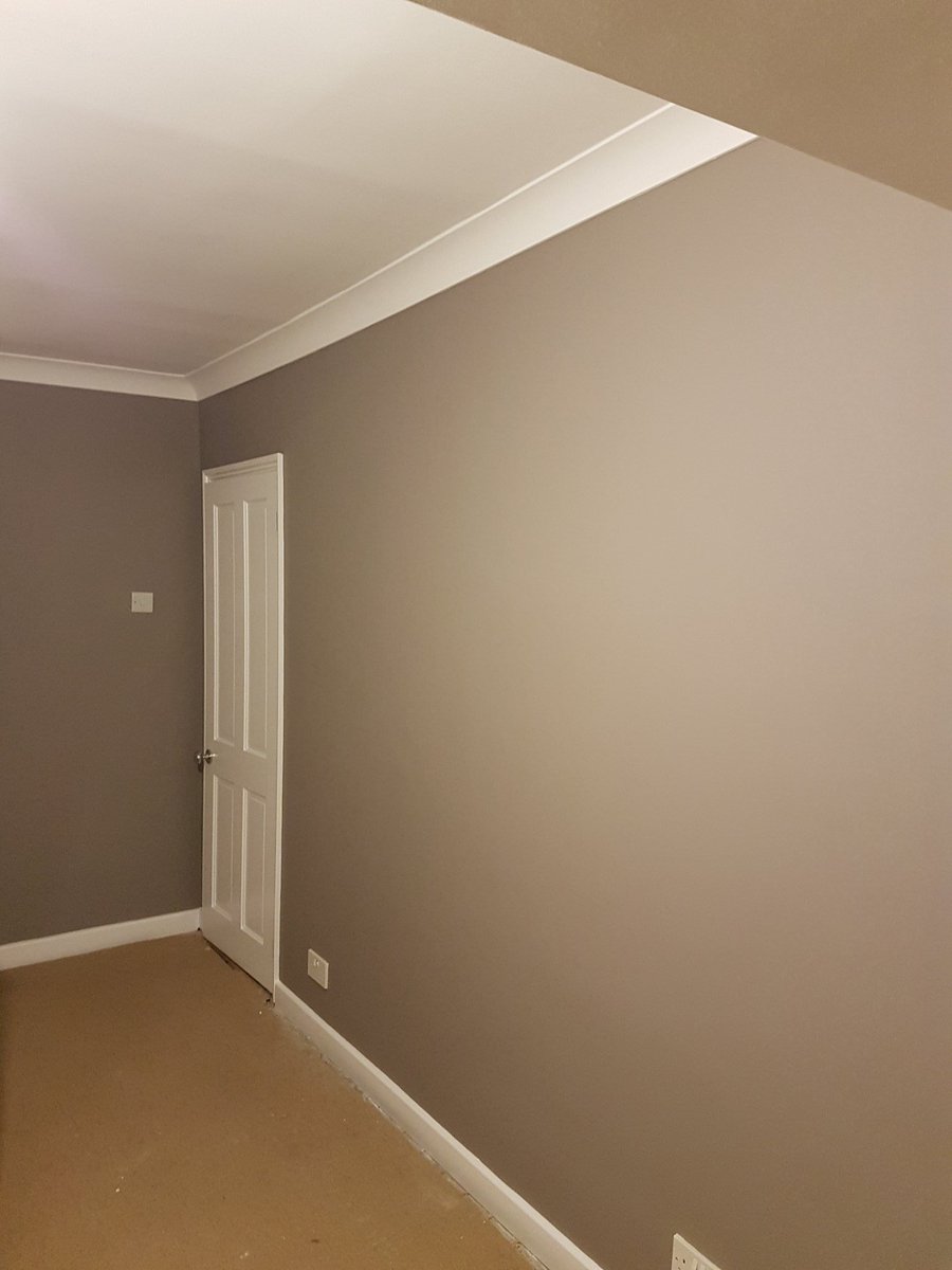 sayersdecor's tweet photo. Before & after in #Highams #Park using @LittleGreene on walls & @CrownTradePaint on ceiling and woodwork. #painter #decorator covering #london #essex https://t.co/eg3Pt2ks0M