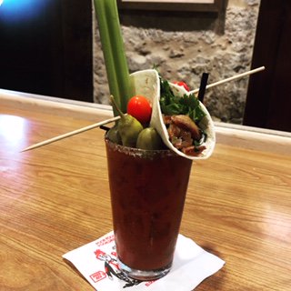 PoorReds's tweet image. Bloody Mary Monday! Today we are topping our infamous drink with a mouth-watering pork belly taco loaded with fresh avocado, sour cream, fresh cilantro &amp;amp; cherry tomatoes,  Come in and get one before we sell out!