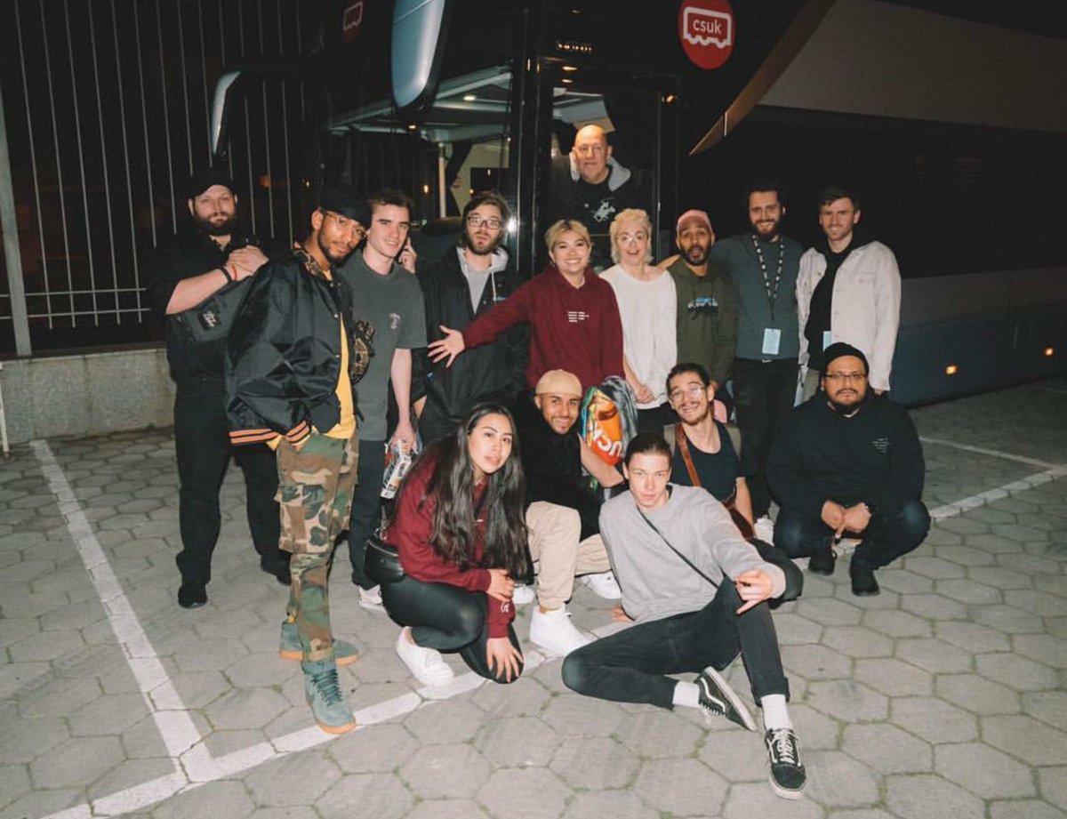 FR_HayleyKiyoko's tweet photo. I cannot believe it's over 😭😭😭#ExpectationsEncoreTour https://t.co/u5KmtmAZhG