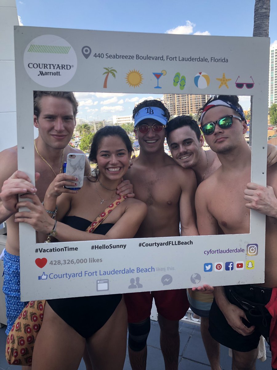 tha_champp's tweet image. 