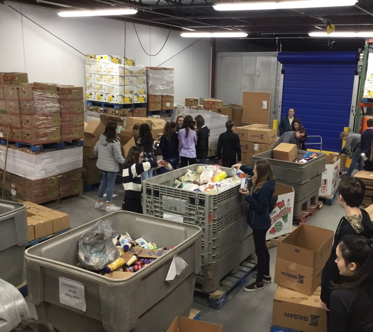 SDMS_NJHS's tweet photo. SDMS NJHS students helped the community by volunteering at the Maryland Food Bank. It was great to see how much food we packaged and to imagine all the people who would benefit from our hard work! Fun time had by all! https://t.co/uqoqqrb3x4