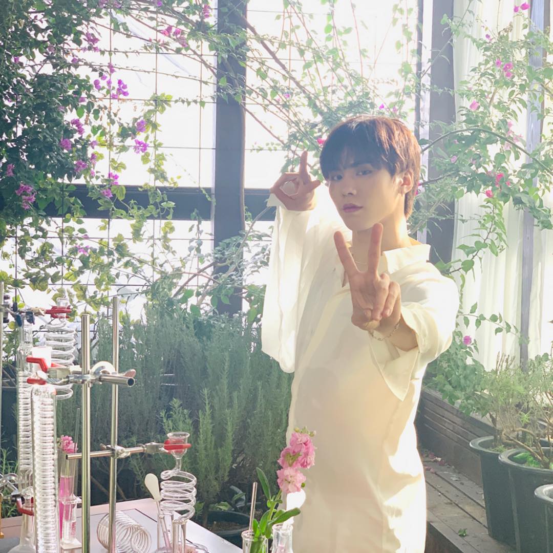 portal_ASTRO's tweet photo. [FOTO/TRAD] 
Atualização do Instagram minhyuk202523
"Sou🐺 eu heh
#MeninoLobo #EuGosto #DeLobos"

cr. astro_phillic

#ASTRO @offclASTRO 
https://t.co/pqfVuoTDMF https://t.co/TeEBGLSS7r