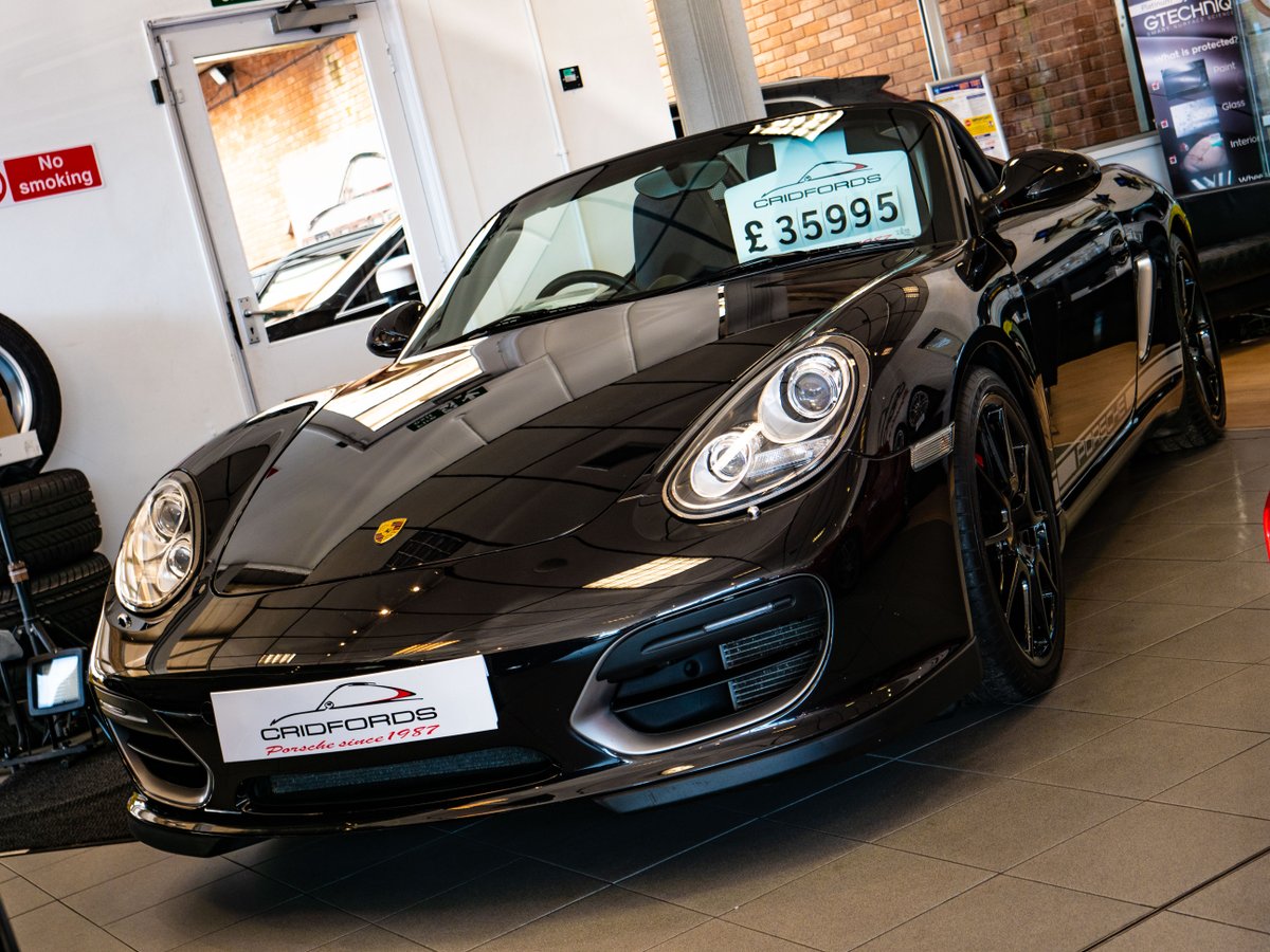 Cridfords's tweet photo. Is your #car this shiny? The Cridfords Care Package includes a 24 month warranty through #Autoprotect with a purchase price claim limit (value of the car), a three day detail and the superb #Gtechniq ceramic coating with Alex in the #detailing department.
.
☎️01483 273 302 https://t.co/ZDSsbE5wCz
