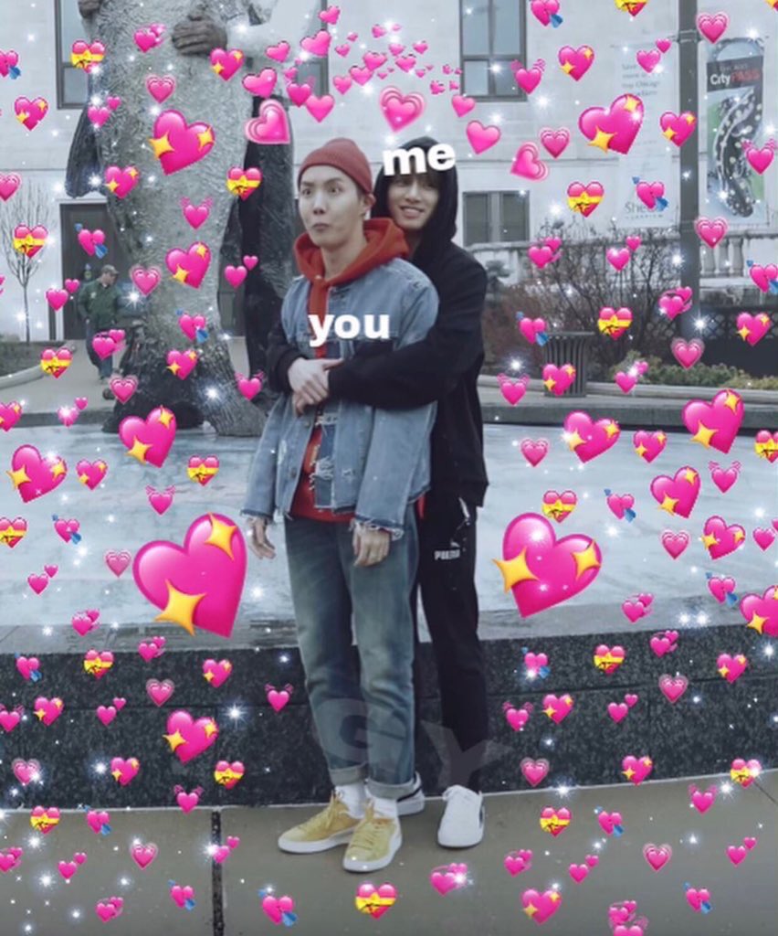 moonychIld94's tweet photo. @readytaehyung @BTS_twt pls my heart :(( thank you sm 💗 https://t.co/ZmqQydLksM