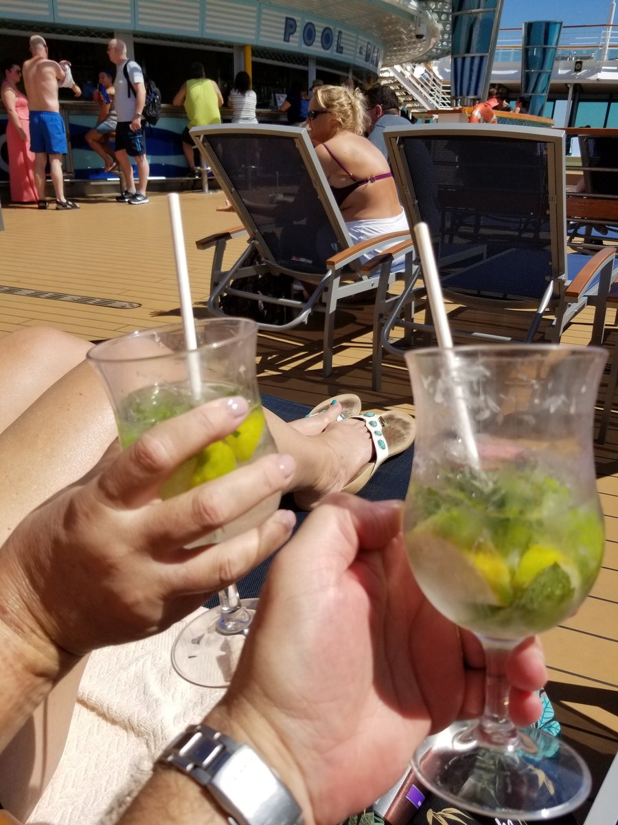 Gunslinger916's tweet photo. @RoyalCaribbean The adventure begins. #SerenadeOfTheSeas #Mojito https://t.co/aAVSRMQ1d3