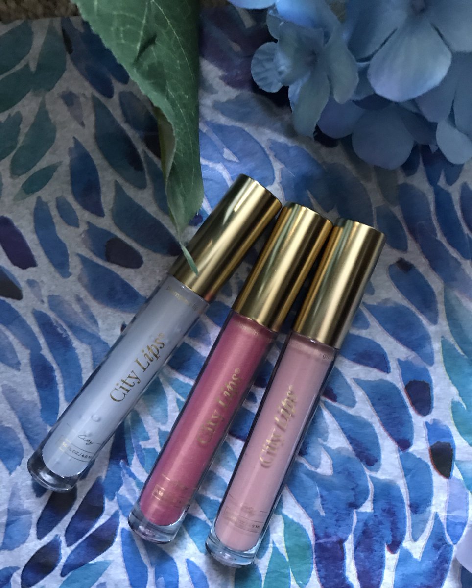 Woohoo, @CityLips Plumping #lipgloss has gotten a facelift & more shades including #opaquelipgloss! They are beee-u-ti-ful! My lips are so soft, full & hydrated! bit.ly/2Ufn2E1 #plumpinglipgloss #hydratinglipgloss #nomoredrylips