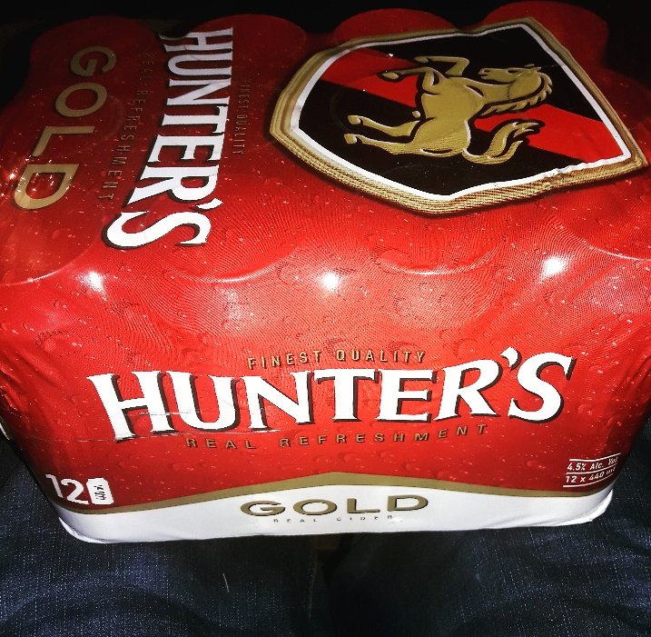 Dukes_Mokoena's tweet photo. So @hunterscider surpirsed me with a 12 pack todayππ.
Thank You Team! #huntershot ππ https://t.co/3TCaMz5NhH
