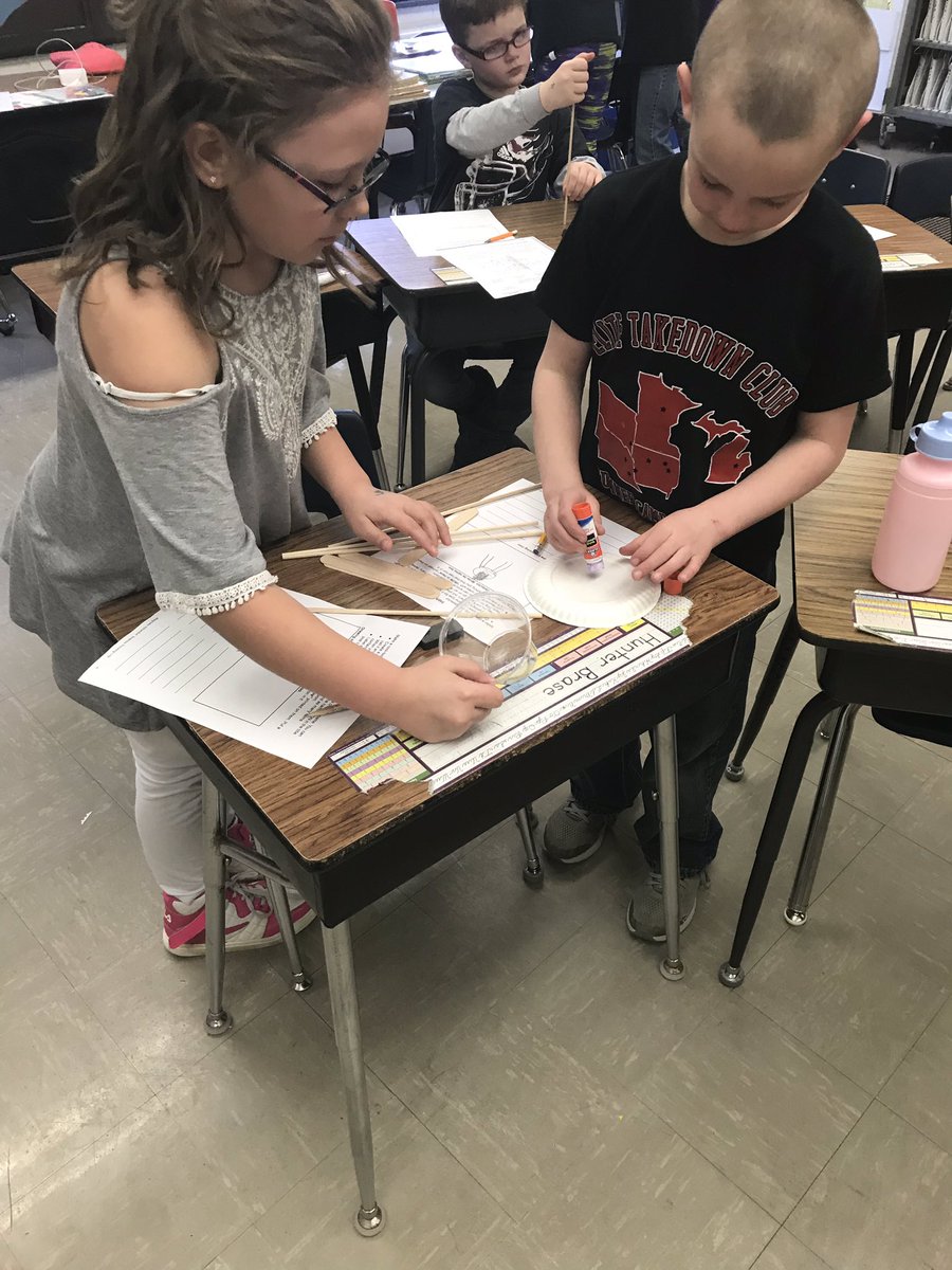 3rd graders making iron detectors while learning about magnets! #HuskyNProud <a href="/NPElemSchool/">NP Elementary</a>