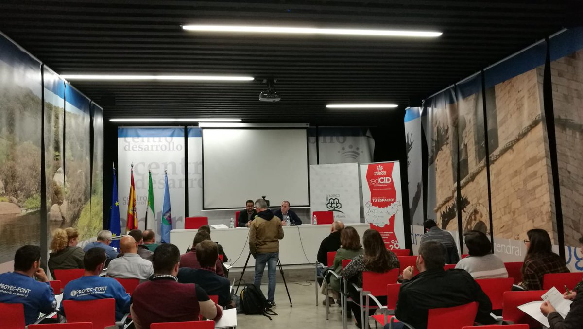 Figu_Olivenza's tweet photo. Resuelta hoy la primera convocatoria de proyectos del programa Leader de #Aderco para el pequeño y mediano #empresario de la comarca de #Olivenza.
Hemos anunciado además la apertura de la #segunda #convocatoria por valor de 1.000.000 euros que estará abierta hasta el 31 de mayo. https://t.co/1S7ZjN6Ska