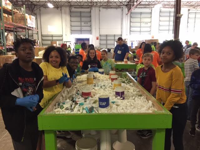 CPMS_OCPS's tweet photo. #CollegeParkMiddleSchoolOCPS 6th Graders visited ��Clean the World,” an organization that collects soap, hygiene products from partner hotels, sanitize & distribute them to developing countries & shelters in US. #advancedstudies #CPMSBULLDOGS #AdvancedOCPS #OCPSNews #IBMagnet https://t.co/amXv4o70JZ