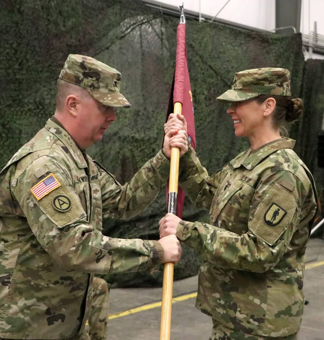 IowaNatGuard's tweet photo. Lt. Col. Kevin House passed the flag to Lt. Col. Karla Pfeiffer during the Sustainment Training Center's change of command ceremony this morning. Best of luck to these outstanding officers as they continue to move forward in their careers! #STC #ChangeOfCommand #Leadership https://t.co/E6WrhTGwng