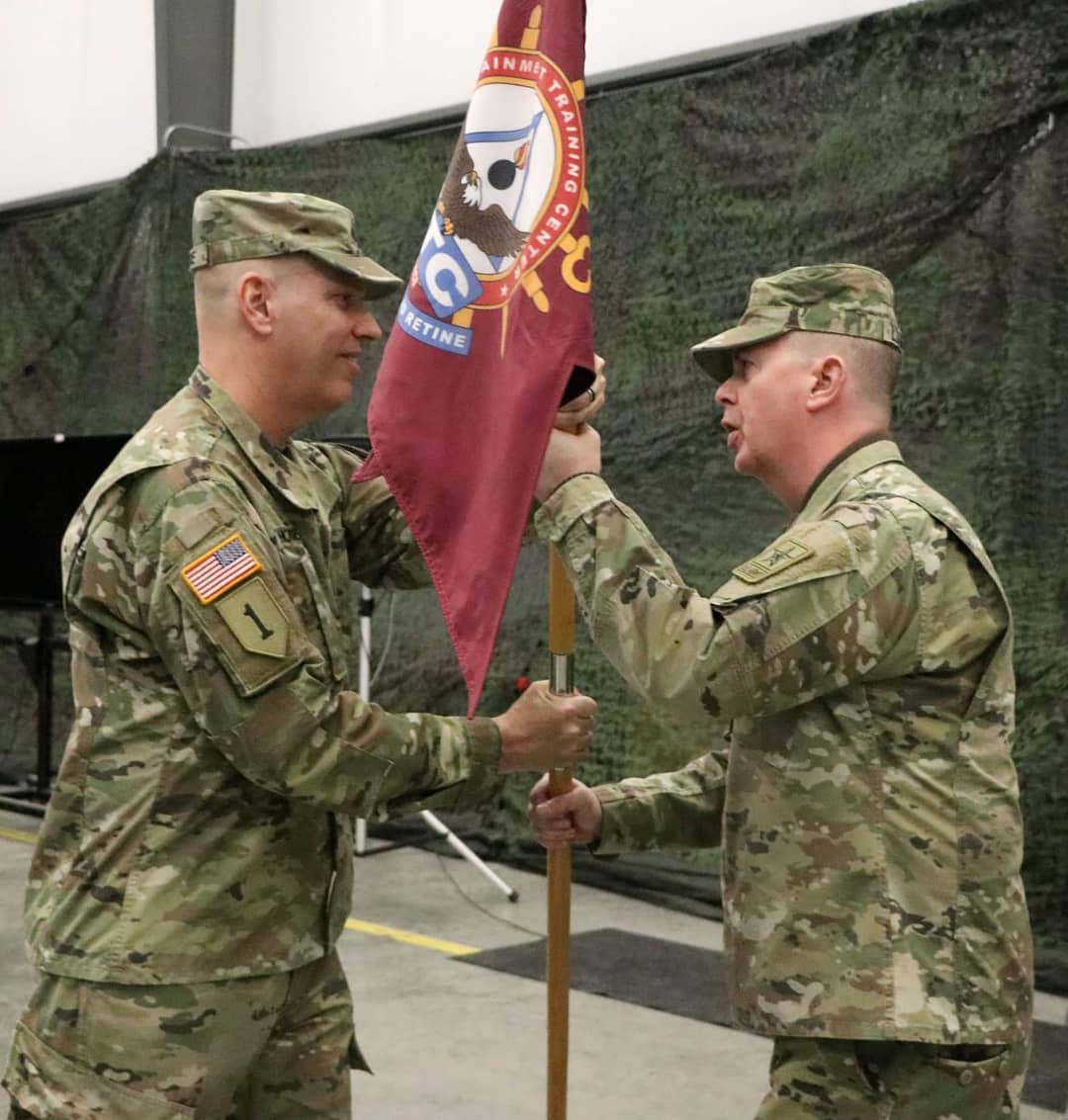 IowaNatGuard's tweet photo. Lt. Col. Kevin House passed the flag to Lt. Col. Karla Pfeiffer during the Sustainment Training Center's change of command ceremony this morning. Best of luck to these outstanding officers as they continue to move forward in their careers! #STC #ChangeOfCommand #Leadership https://t.co/E6WrhTGwng