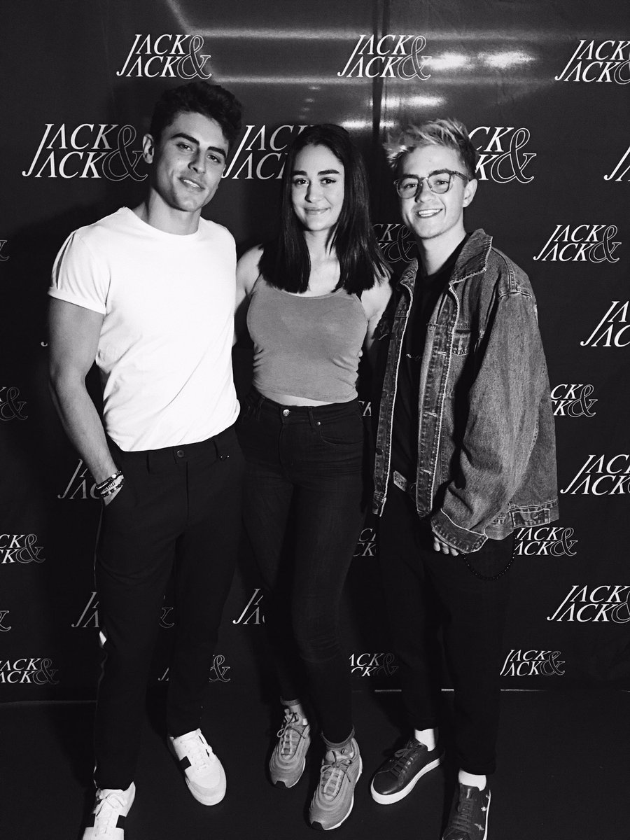 sshaanneen's tweet photo. it’s already been a week... 😢 @jackgilinsky @JackJ @JackAndJack #agoodfriendisnice https://t.co/otUvauTg7N