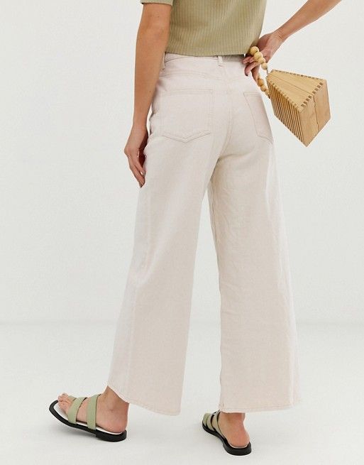 White jeans. mothershoppers.com/2019/03/04/whi…