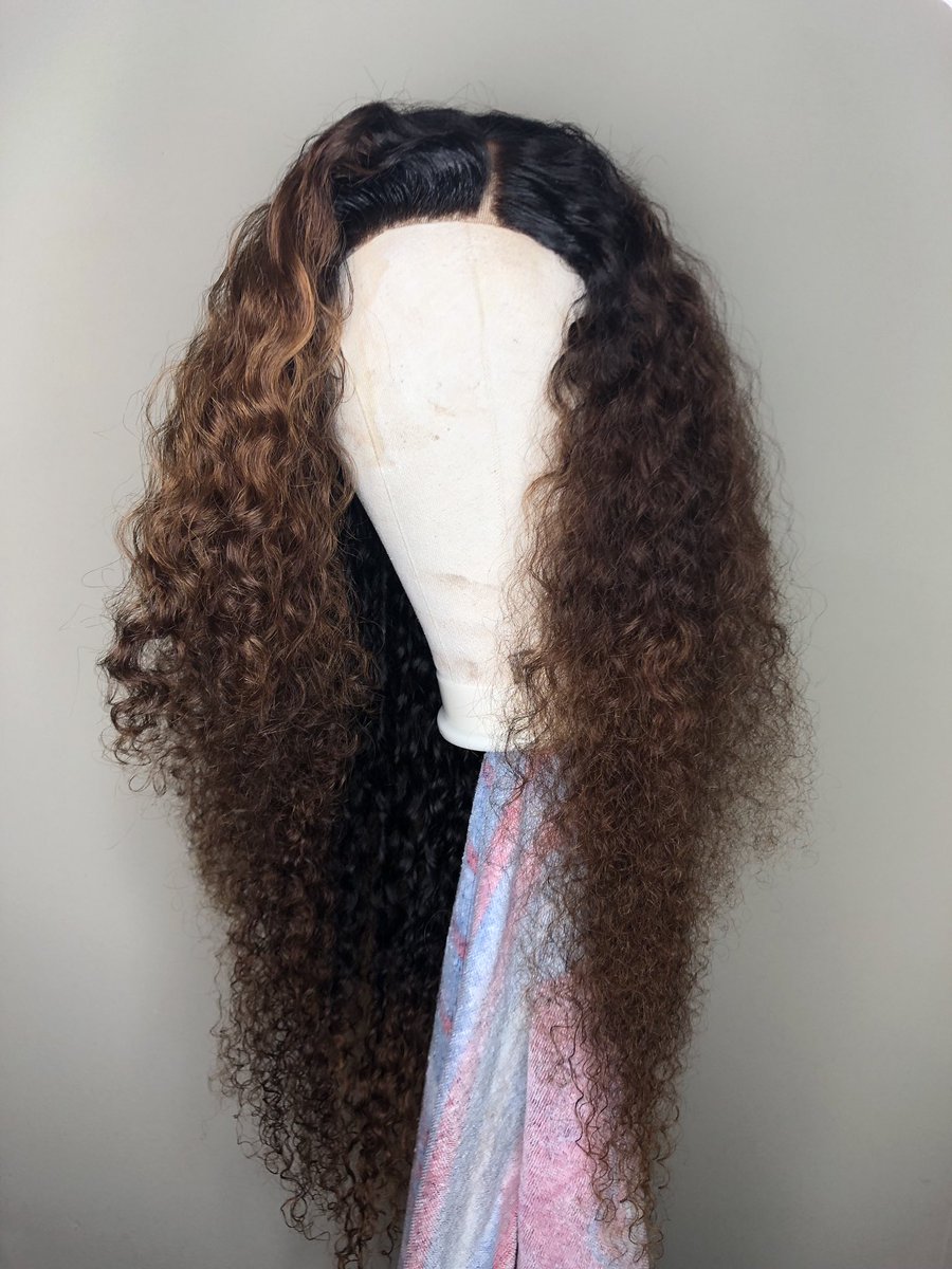 napturallyNae's tweet photo. ✨CLIENT SPECIAL! ✨ 

Before &amp; After Affect: 22,24,26 inch kinky curly hair transitioned from Jet Black to the colors: Dark Brown and Golden Blonde. This wig is not for sale, it is for a client. Serious Inquires Only: if you’d like a wig please send me a DM !!😊🥰💛 https://t.co/SEG9R2CW02