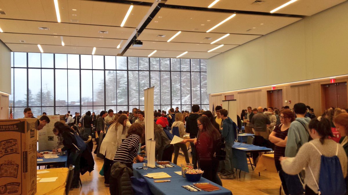 CMDunn45's tweet photo. Thanks to @entretalk my class embarked in October on this Youth Marketplace project + morphed to include a Career Fair. It was today! Many “glows and grows.” Reflections underway. Grateful for the learning opportunity these Ss received. A pleasant first event. @ambravenscroft https://t.co/LHkXRhaRLr